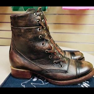 Freebird women’s Distressed Boots